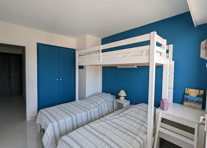 Grand T3 Avec 2 Terrasses Et Acces Direct - Fr-1-420-129