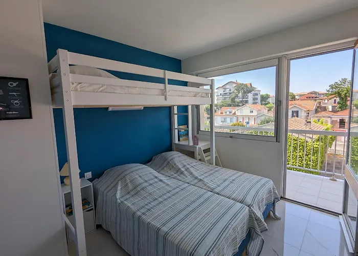 Grand T3 Avec 2 Terrasses Et Acces Direct - Fr-1-420-129